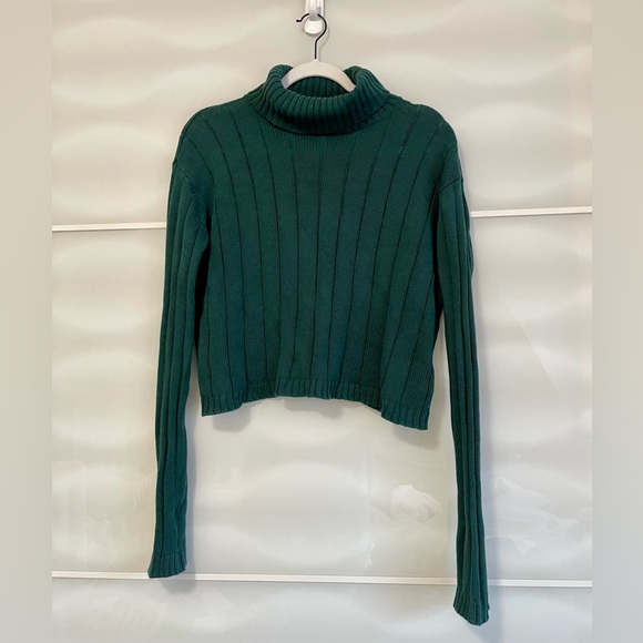 Brandy Melville Sweaters - 🛍️ Brandy Melville cropped turtleneck sweater cotton OSFM forest green ribbed